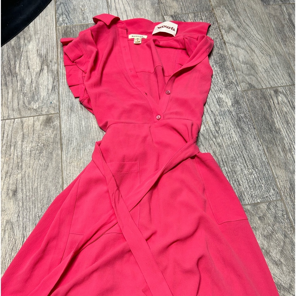 pink dress